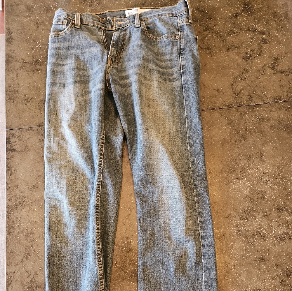 Levi - 32 x 29